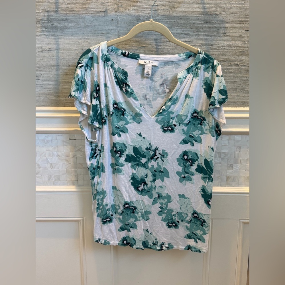 Large Whbm White House Black Market Floral V-Neck Top teal Green white flutter